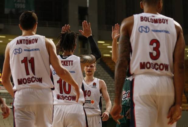Greece Basketball Euroleague Panathinaikos - CSKA 6739844 12.01.2022 CSKA s players celebrates team s victory at the Euroleague basketball match between Panathinaikos Athens and CSKA Moscow, in Athens, Greece. Mikhail Serbin Sputnik Athens Greece  Copyright: xMikhailxSerbinx