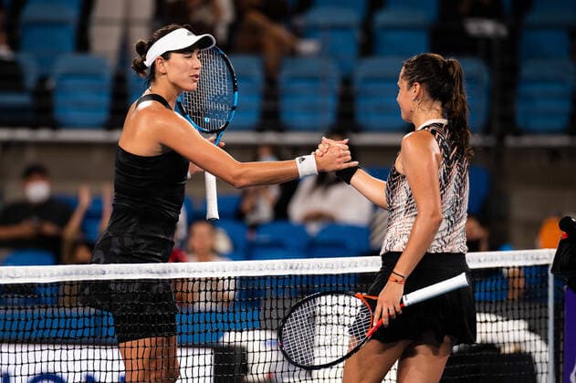 January 13, 2022, SYDNAY, AUSTRALIA: Garbine Muguruza of Spain & Daria Kasatkina of Russia in action during the quarter-final of the 2022 Sydney Tennis Classic WTA, Tennis Damen 500 tennis tournament SYDNAY AUSTRALIA - ZUMAa181 20220113_zaa_a181_176 Copyright: xRobxPrangex