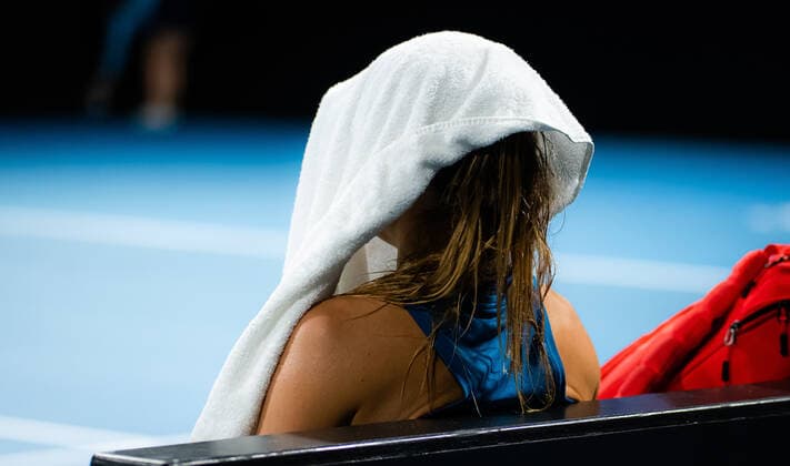 January 13, 2022, SYDNAY, AUSTRALIA: Paula Badosa of Spain in action during the quarter-final of the 2022 Sydney Tennis Classic WTA, Tennis Damen 500 tennis tournament against Belinda Bencic of Switzerland SYDNAY AUSTRALIA - ZUMAa181 20220113_zaa_a181_180 Copyright: xRobxPrangex