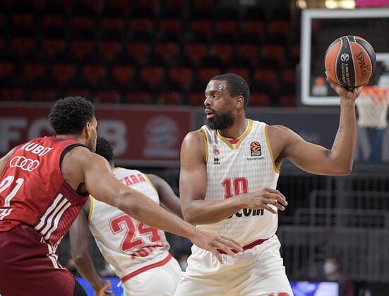 13 01 2022, xemx, Basketball Euroleague, FC Bayern Muenchen AS Monaco emspor, v l Augustine Rubit FC Bayern Basketball , Will Thomas AS Monaco Muenchen