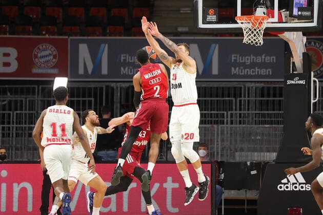 Donatas Motiejunas AS Monaco, 20 blocks Corey Walden Bayern Basketball, 2 GER, FC Bayern Basketball vs AS Monaco, Basketball, EuroLeague, 2021 2022 season, 13 01 2022, GER, FC Bayern Basketball vs AS Monaco, Basketball, EuroLeague, 2021 2022 season, 13 01 2022 Munich. Copyright: xEIBNER MarcelxEngelbrechtx EP_EER