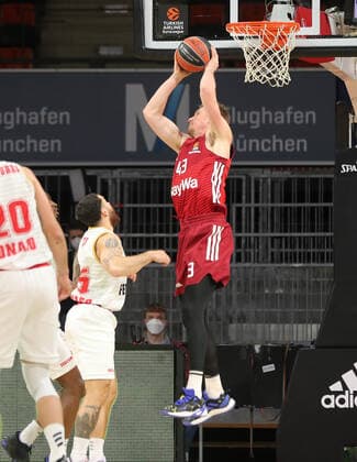 Leon Radosevic Bayern Basketball, 43 claims the ball GER, FC Bayern Basketball vs AS Monaco, basketball, EuroLeague, 2021 2022 season, 13 01 2022, GER, FC Bayern Basketball vs AS Monaco, basketball, EuroLeague, 2021 2022 season, 13 01 2022 Muenchen Copyright: xEIBNER MarcelxEngelbrechtx EP_EER