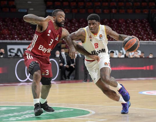 13 01 2022, xemx, basketball euroleague, FC Bayern Muenchen AS Monaco emspor, v l Kelvin Creswell Rivers FC Bayern Basketball , Kelvin Creswell Rivers FC Bayern Basketball , Dwayne Bacon AS Monaco Muenchen