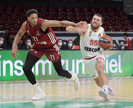 13 01 2022, xemx, Basketball Euroleague, FC Bayern Muenchen AS Monaco emspor, v l Augustine Rubit FC Bayern Basketball , Mike James AS Monaco Muenchen