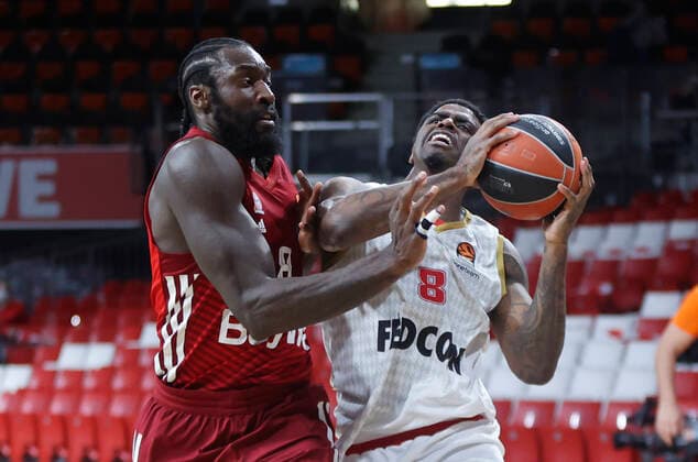 13 01 2022, Euroleague, FC Bayern Basketball vs AS Monaco, Basketball , Sport, in the picture Othello Hunter FCB Basketball vs BACON, DWAYNE AS Monaco
