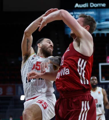 13 01 2022, Euroleague, FC Bayern Basketball vs AS Monaco, Basketball , Sport, in the picture JAMES, MIKE AS Monaco vs Leon Radosevic FCB Basketball
