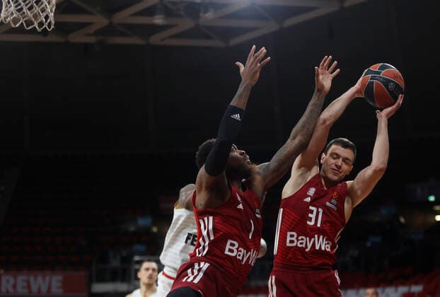 13 01 2022, Euroleague, FC Bayern Basketball vs AS Monaco, Basketball , Sport, in picture Deshaun Thomas FCB Basketball and Zan Mark Sisko FCB Basketball