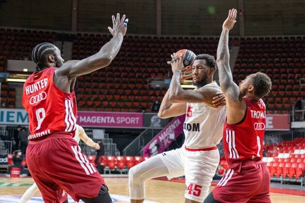 Othello Hunter 8 FC Bayern , Donta Hall 45 AS Monaco Basket , Thomas Deshaun 1 FC Bayern , FC Bayern Basketball vs AS Monaco Basket, Euroleague, 13 01 2022 Muenchen Bayern Germany Copyright: xkolbert-press UlrichxGamelx