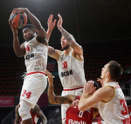 13 01 2022, Euroleague, FC Bayern Basketball vs AS Monaco, Basketball , Sport, in the picture OUATTARA, YAKUBA AS Monaco , MOTIEJUNAS, DONATAS AS Monaco Nick Weiler Babi FCB Basketball and ANDJUSIC, DANILO AS Monaco