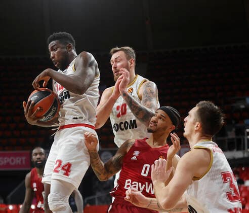 13 01 2022, Euroleague, FC Bayern Basketball vs AS Monaco, Basketball , Sport, in the picture OUATTARA, YAKUBA AS Monaco , MOTIEJUNAS, DONATAS AS Monaco Nick Weiler Babi FCB Basketball and ANDJUSIC, DANILO AS Monaco