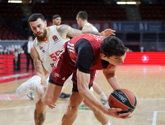 13 01 2022, Euroleague, FC Bayern Basketball vs AS Monaco, Basketball , Sport, in the picture JAMES, MIKE AS Monaco vs Vladimir Lucic FCB Basketball