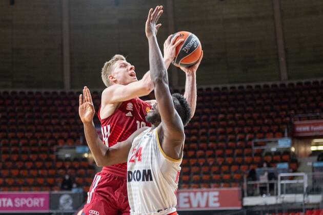 Ognjen Jaramaz 10 FC Bayern , Yakuba Ouattara 24 AS Monaco Basket , FC Bayern Basketball vs AS Monaco Basket, Euroleague, 13 01 2022 Muenchen Bayern Germany Copyright: xkolbert-press UlrichxGamelx