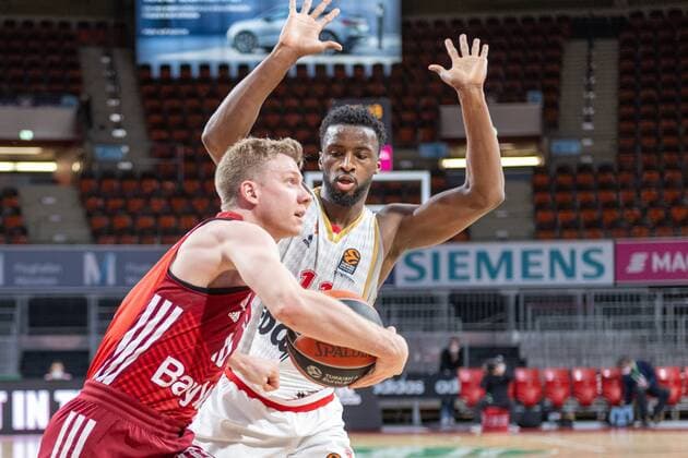 Ognjen Jaramaz 10 FC Bayern , Alpha Diallo 11 AS Monaco Basket , FC Bayern Basketball vs AS Monaco Basket, Euroleague, 13 01 2022 Muenchen Bayern Germany Copyright: xkolbert-press UlrichxGamelx