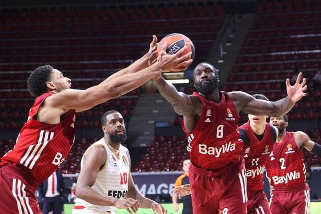 Bayerns 21 Augustine RUBIT and Bayerns 8 Othello HUNTER Basketball, FC Bayern Monaco, on 13 01 2022, Basketball Euroleague, FC Bayern Basketball AS Monaco Basket, 2021 2022 season, in Munich, A U D I D O M E, Germany Source Copyright Credit Oryk HAIST xx