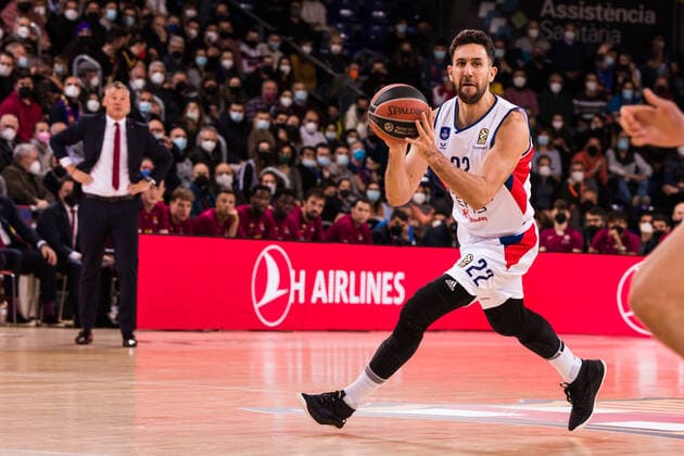 January 13, 2022, Barcelona, Barcelona, Spain: Vasilije Micic of Anadolu Efes Istanbul in action during the Turkish Airlines EuroLeague match between FC Barcelona, Barca and Anadolu Efes Istanbul at Palau Blaugrana on January 13, 2022 in Barcelona, Spain. Barcelona Spain - ZUMAa181 20220113_zaa_a181_216 Copyright: xJavierxBorregox