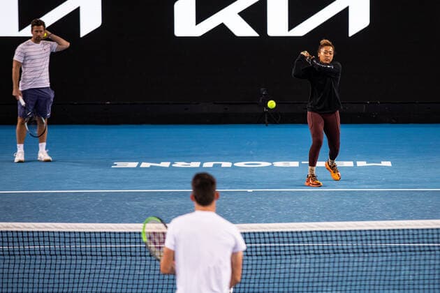 TENNIS AUSTRALIAN OPEN PRACTICE SESSIONS, Naomi Osaka of Japan (right) in action during a practice session ahead of the Australian Open at Melbourne Park in Melbourne, Friday, January 14, 2022. ( NO ARCHIVING, EDITORIAL USE ONLY, NO USE IN BOOKS WITHOUT CONSENT MELBOURNE VIC AUSTRALIA  Copyright: xDIEGOxFEDELEx 20220114001613217927