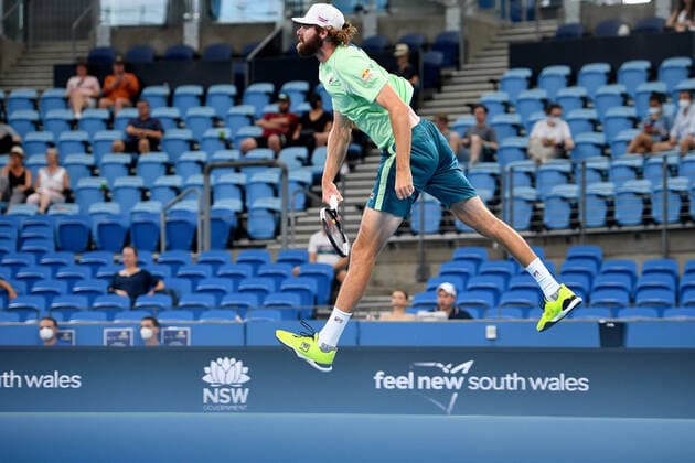 SYDNEY TENNIS CLASSIC, Reilly Opelka of the USA serves during his semi final match against Andy Murray of Great Britain on Day 5 of the Sydney Tennis Classic at Sydney Olympic Park in Sydney, Friday, January 14, 2022. ( NO ARCHIVING, EDITORIAL USE ONLY, NO USE IN BOOKS WITHOUT CONSENT SYDNEY NSW AUSTRALIA  Copyright: xDANxHIMBRECHTSx 20220114001613286702
