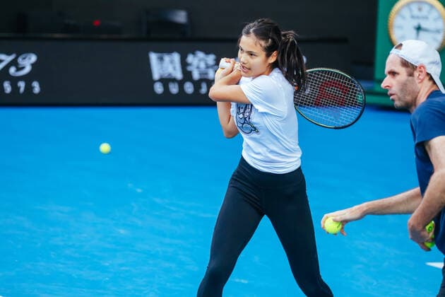 January 14, 2022: EMMA RADUCANU of Great Britain during a practice session ahead of the 2022 Australian Open at Melbourne Park on January 14, 2022 in Melbourne, Australia. - ZUMAp121 20220114_zsp_p121_019 Copyright: xChrisxPutnamx