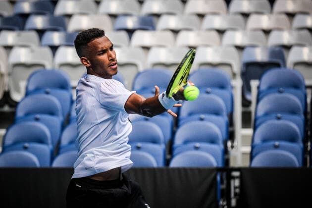 January 14, 2022: FELIX AUGER-ALIASSIME of Canada during a practice session ahead of the 2022 Australian Open at Melbourne Park on January 14, 2022 in Melbourne, Australia. - ZUMAp121 20220114_zsp_p121_036 Copyright: xChrisxPutnamx