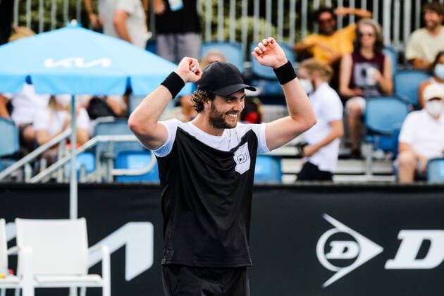 January 14, 2022: Marco Trungelliti of Argentina beats Damir Dzumhur of Bosnia on day 5 of 2022 Australian Open Qualifying at Melbourne Park on January 14, 2022 in Melbourne, Australia. - ZUMAp121 20220114_zsp_p121_080 Copyright: xChrisxPutnamx