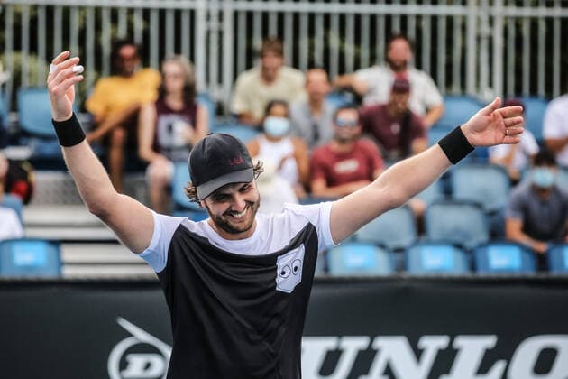 January 14, 2022: Marco Trungelliti of Argentina beats Damir Dzumhur of Bosnia on day 5 of 2022 Australian Open Qualifying at Melbourne Park on January 14, 2022 in Melbourne, Australia. - ZUMAp121 20220114_zsp_p121_082 Copyright: xChrisxPutnamx