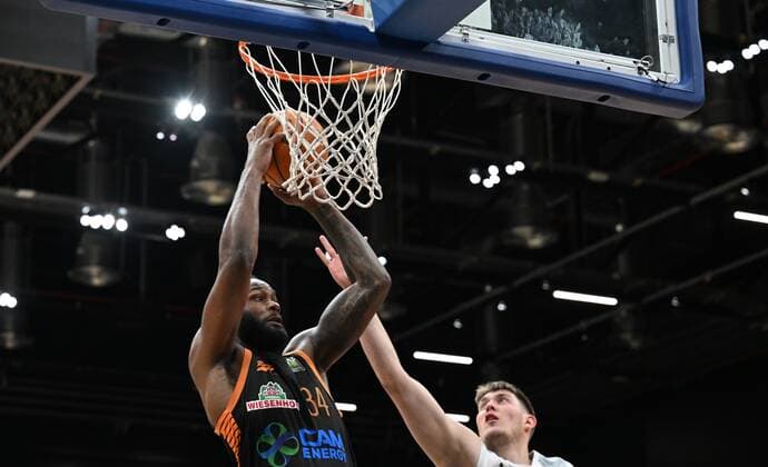14 01 2022 Basketball Season 2021 2022 2 Bundesliga Pro A 19 Matchday Nürnberg Falcons Basketball Club NBC RASTA Vechta Devin Searcy 34, RASTA Vechta Jonathan Maier 13, Nürnberg Falcons BC NBC