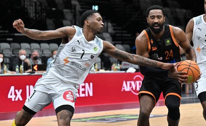 14 01 2022 Basketball Season 2021 2022 2 Bundesliga Pro A 19 Matchday Nürnberg Falcons Basketball Club NBC RASTA Vechta Dupree Mc Brayer 1, Nürnberg Falcons BC NBC Preston Purifoy 24, RASTA Vechta