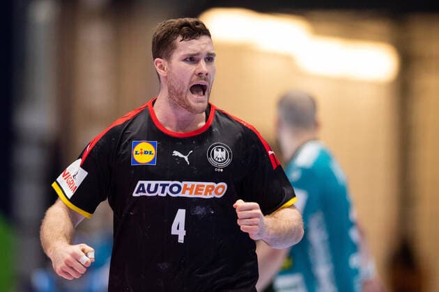 220114 Johannes Golla of Germany celebrates during the 2022 EHF European Handball Championship match between Germany and Belarus on January 14, 2022 in Bratislava Photo Petter Arvidson BILDBYRAN kod PA PA0366 bbeng ehf euro 2022 em 2022 european men handball s handball championship 2022 handball handboll handbolls em 2022 handball handball em 2022 germany belarus germany Belarus cheers,  Copyright: PETTERxARVIDSON BB220114PA069