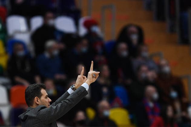 Russia Basketball Euroleague CSKA - ASVEL 6741784 14.01.2022 CSKA s head coach Dimitrios Itoudis reacts during the Euroleague basketball match between CSKA Moscow and ASVEL Villeurbanne, in Moscow, Russia. Vladimir Astapkovich Sputnik Moscow Russia  Copyright: xVladimirxAstapkovichx