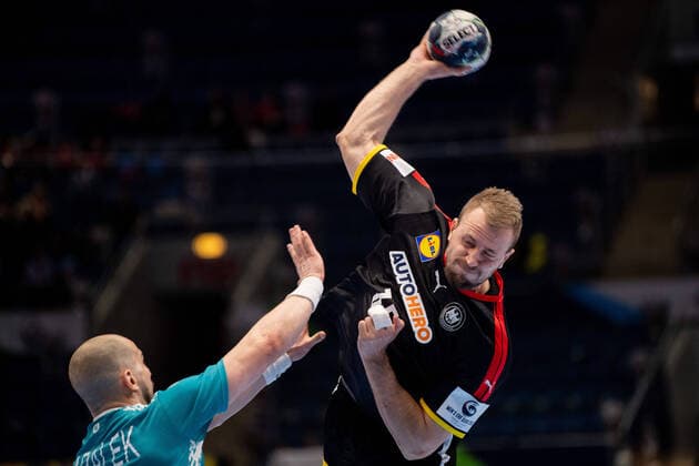 220114 Julius Kühn of Germany during the 2022 EHF European Handball Championship match between Germany and Belarus on January 14, 2022 in Bratislava Photo Petter Arvidson BILDBYRAN kod PA PA0366 bbeng ehf euro 2022 em 2022 european men handball s handball championship 2022 handball handboll handbolls em 2022 handball handball em 2022 germany belarus germany Belarus,  Copyright: PETTERxARVIDSON BB220114PA076