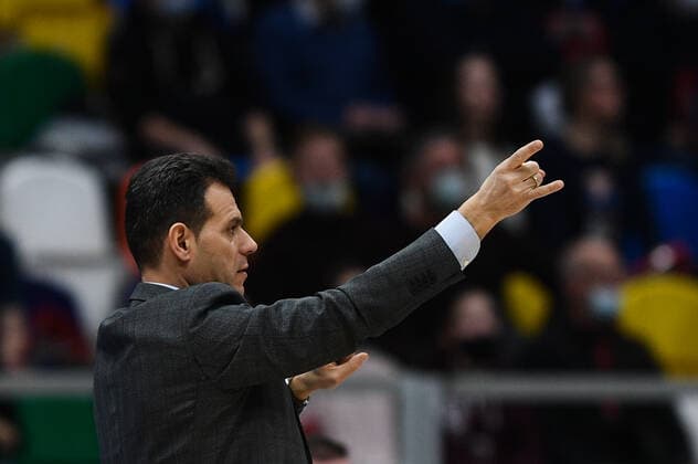 Russia Basketball Euroleague CSKA - ASVEL 6741783 14.01.2022 CSKA s head coach Dimitrios Itoudis reacts during the Euroleague basketball match between CSKA Moscow and ASVEL Villeurbanne, in Moscow, Russia. Vladimir Astapkovich Sputnik Moscow Russia  Copyright: xVladimirxAstapkovichx