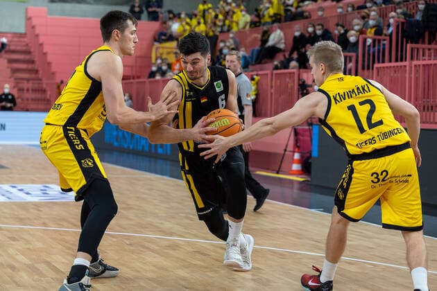 Luka Kamber Kirchheim Knights, 06 Tigers Tuebingen vs Kirchheim Knights, 2 Basketball Bundesliga, Pro A, Barmer 2 Basketball, 19 Spieltag , Spielzeit 2021 2022, 14 01 2022 Tigers Tuebingen vs Kirchheim Knights, 2 Basketball Bundesliga, Pro A, Barmer 2 Basketball, 19 Spieltag , Spielzeit 2021 2022, 14 01 2022 Tuebingen Copyright: xNinaxSanderx xEibnerxPressefotox EP_NSR