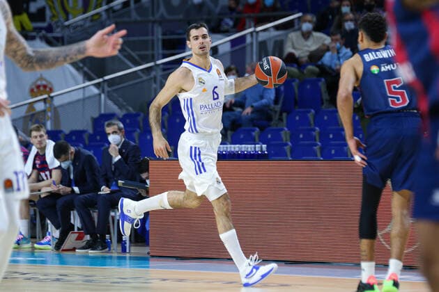 14th January 2021 Wizink Center Madrid, Spain Turkish Airlines Euroleague Basketball , Real Madrid versus Bitci Baskonia Alberto Abalde Real Madrid brings the ball foward Madrid Madrid Madrid Spain Basketball Copyright: xAlbaxPachecox xAgenciaxLOFx