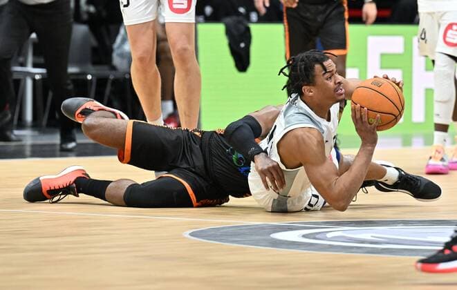 14 01 2022 Basketball Season 2021 2022 2 Bundesliga Pro A 19 Matchday Nürnberg Falcons Basketball Club NBC RASTA Vechta Preston Purifoy 24, RASTA Vechta Evan Derek Taylor 10, Nürnberg Falcons BC NBC