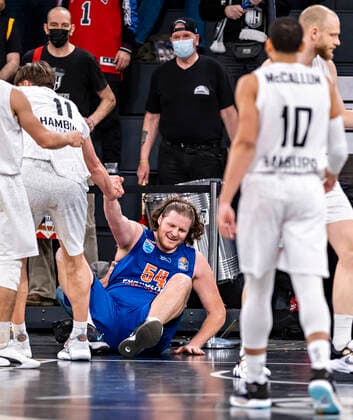 Maik Kotsar Towers helps John Bryant MBC back on its feet easyCredit BBL, Basketball Bundesliga, 1 Liga, season 2021 2022, 17 matchday 14 01 22, Hamburg, Hamburg Towers vs Syntainics MBC, Â