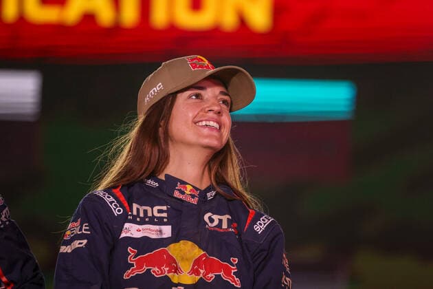 Gutierrez Herrero Cristina (spa), Red Bull Off-Road Junior Team, OT3 - 01, T3 FIA, portrait, podium during the Podium Finish of the Dakar Rally 2022, on January 14th 2022 in Jeddah, Saudi Arabia - AUTO - DAKAR 2022 - PODIUM FINISH DPPI Panoramic  FGOO1465