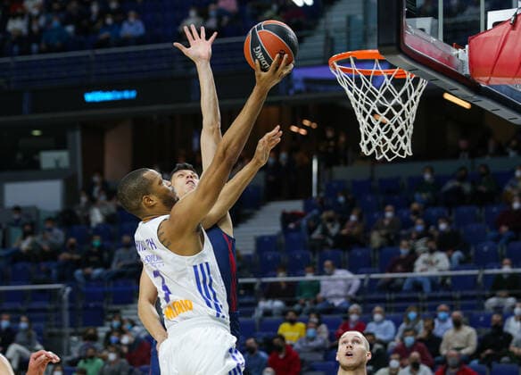 14th January 2021 Wizink Center Madrid, Spain Turkish Airlines Euroleague Basketball , Real Madrid versus Bitci Baskonia Anthony Randolph Real Madrid scoring a basketball Madrid Madrid Spain Basketball Copyright: xAlbaxPachecox xAgenciaxLOFx