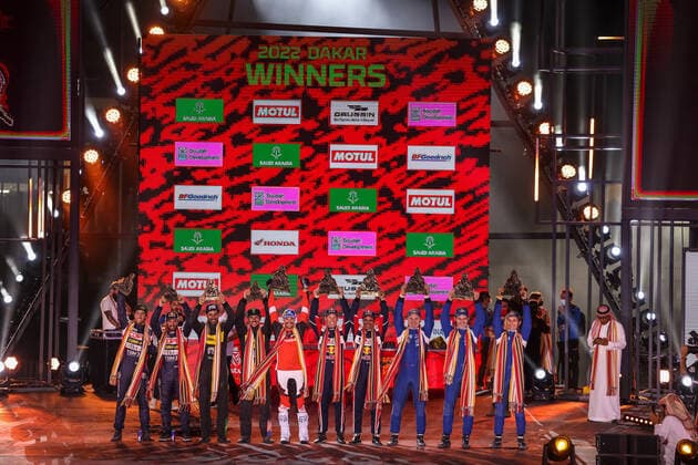 Overall winners Sunderland Sam (aus), GasGas Factory Racing, KTM 450 Rally Factory Replica, Moto, W2RC, portrait, podium with 500 Sotnikov Dmitry (rus), Akhmadeev Ruslan (rus), Akhmetzianov Ilgiz (rus), Kamaz-Master, Kamaz 43509, T5 FIA Camion, 201 Al-Attiyah Nasser (qat), Baumel Batthieu (fra), Toyota Gazoo Racing, Toyota GR DKR Hilux T1+, Auto FIA T1 T2, W2RC, 305 Lopez Contardo Francisco (chl), Latrach Vinagre Juan Pablo (chl), EKS - South Racing, Can-Am XRS, T3 FIA, W2RC, 401 Jones Austin (usa), Gugelmin Gustavo (bra), Can-Am Factory South Racing, Can-Am XRS, T4 FIA SSV, W2RC, Motul and 174 Giroud Alexandre (fra), Yamaha Racing - SMX - Dragon, Yamaha YFZ 700, Quad, W2RC during the Podium Finish of the Dakar Rally 2022, on January 14th 2022 in Jeddah, Saudi Arabia - AUTO - DAKAR 2022 - PODIUM FINISH DPPI Panoramic  JDR55463