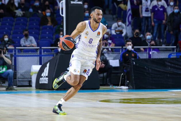14th January 2021 Wizink Center Madrid, Spain Turkish Airlines Euroleague Basketball , Real Madrid versus Bitci Baskonia Adam Hanga Real Madrid brings the ball foward Madrid Madrid Madrid Spain Basketball Copyright: xAlbaxPachecox xAgenciaxLOFx