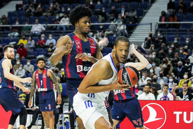 January 14, 2022, MADRID, MADRID, SPAIN: Steven Enoch of Baskonia and Anthony Randolph of Real Madrid in action during Turkish Airlines Euroleague basketball match between Real Madrid and Bitci Baskonia Vitoria Gasteiz at Wizink Center on January 14, 2022 in Madrid, Spain. MADRID SPAIN - ZUMAa181 20220114_zaa_a181_016 Copyright: xIrinaxR.xHipolitox