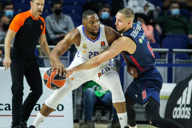 January 14, 2022, MADRID, MADRID, SPAIN: Guerschon Yabusele of Real Madrid and Tadas Sedekerskis of of Baskonia in action during Turkish Airlines Euroleague basketball match between Real Madrid and Bitci Baskonia Vitoria Gasteiz at Wizink Center on January 14, 2022 in Madrid, Spain. MADRID SPAIN - ZUMAa181 20220114_zaa_a181_028 Copyright: xIrinaxR.xHipolitox