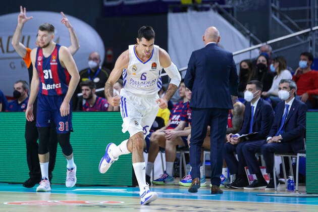 14th January 2022 Wizink Center Madrid, Spain Turkish Airlines Euroleague Basketball , Real Madrid versus Bitci Baskonia Alberto Abalde Real Madrid celebrating triple Madrid Madrid Madrid Spain Basketball Copyright: xAlbaxPachecox xAgenciaxLOFx