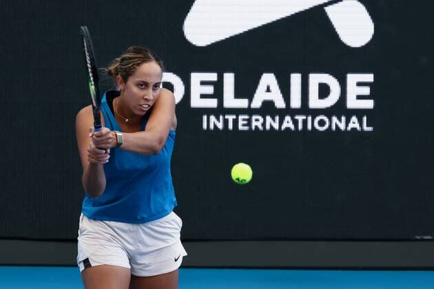 ADELAIDE, AUSTRALIA - JANUARY 15: Madison Keys of United States hits a backhand during the WTA, Tennis Damen finals singles match between Alison Riske of United States and Madison Keys of United States on day seven of the Adelaide International tennis tournament 2 at Memorial Drive on January 15, 2022 in Adelaide, Australia. (Photo by Peter Mundy Speed Media Icon Sportswire) TENNIS: JAN 15 Adelaide International Icon2201150004