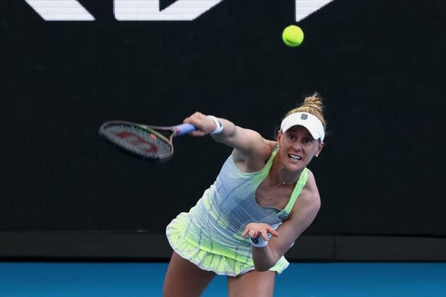 ADELAIDE, AUSTRALIA - JANUARY 15: Alison Riske of United States serves the ball during the WTA, Tennis Damen finals singles match between Alison Riske of United States and Madison Keys of United States on day seven of the Adelaide International tennis tournament 2 at Memorial Drive on January 15, 2022 in Adelaide, Australia. (Photo by Peter Mundy Speed Media Icon Sportswire) TENNIS: JAN 15 Adelaide International Icon2201150011