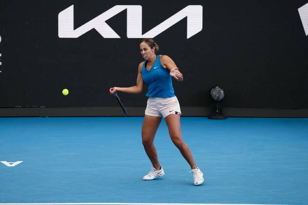 ADELAIDE, AUSTRALIA - JANUARY 15: Madison Keys of United States plays a forehand during the WTA, Tennis Damen finals singles match between Alison Riske of United States and Madison Keys of United States on day seven of the Adelaide International tennis tournament 2 at Memorial Drive on January 15, 2022 in Adelaide, Australia. (Photo by Peter Mundy Speed Media Icon Sportswire) TENNIS: JAN 15 Adelaide International Icon2201150020