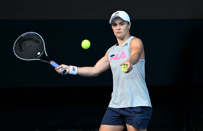TENNIS AUSTRALIAN OPEN PRACTICE, Australian Ashleigh Barty in action during a practice session ahead of the Australian Open, at Melbourne Park in Melbourne, Saturday, January 15, 2022. . ( NO ARCHIVING, EDITORIAL USE ONLY, NO USE IN BOOKS WITHOUT CONSENT MELBOURNE VIC AUSTRALIA  Copyright: xDAVExHUNTx 20220115001613557321