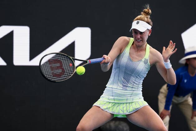 ADELAIDE, AUSTRALIA - JANUARY 15: Alison Riske of United States plays a forehand during the WTA, Tennis Damen finals singles match between Alison Riske of United States and Madison Keys of United States on day seven of the Adelaide International tennis tournament 2 at Memorial Drive on January 15, 2022 in Adelaide, Australia. (Photo by Peter Mundy Speed Media Icon Sportswire) TENNIS: JAN 15 Adelaide International Icon2201150053