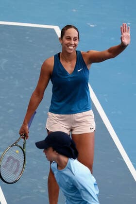 ADELAIDE, AUSTRALIA - JANUARY 15: Madison Keys of United States celebrates winning the game during the WTA, Tennis Damen finals singles match between Alison Riske of United States and Madison Keys of United States on day seven of the Adelaide International tennis tournament 2 at Memorial Drive on January 15, 2022 in Adelaide, Australia. (Photo by Peter Mundy Speed Media Icon Sportswire) TENNIS: JAN 15 Adelaide International Icon2201150057