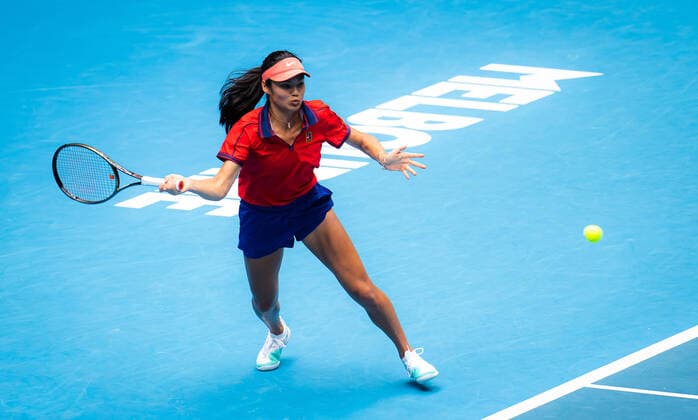 January 15, 2022, MELBOURNE, AUSTRALIA: Emma Raducanu of Great Britain during practice ahead of the 2022 Australian Open Grand Slam tennis tournament MELBOURNE AUSTRALIA - ZUMAa181 20220115_zaa_a181_086 Copyright: xRobxPrangex