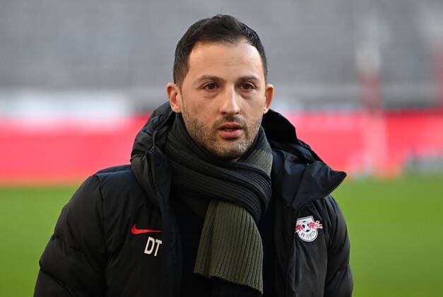 15 01 2022, xjhx, football 1 Bundesliga, VfB Stuttgart RB Leipzig emspor, v l coach Domenico Tedesco RB Leipzig DFL DFB REGULATES PROHIBIT ANY USE OF PHOTOGRAPHS as IMAGE SEQUENCES and or QUASI VIDEO Stuttgart